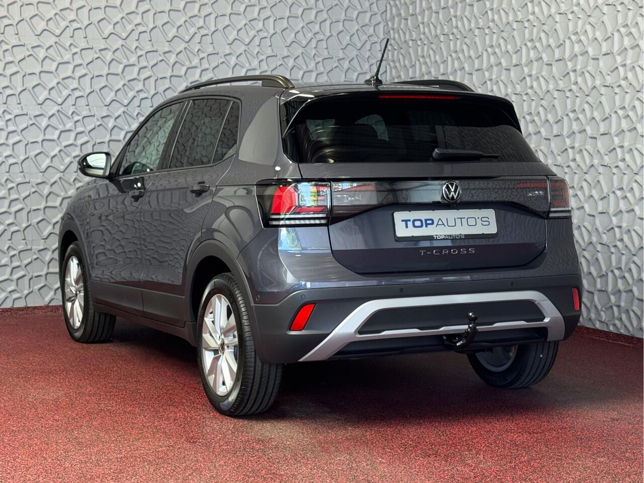 Volkswagen T-Cross T-CROSS 116PK 17''LMV TREKHAAK CAMERA VIR.COCKPIT STOELVERW. ADAP.CRUISE LMV CARPLAY 2025 "Volkswagen rijden begint bij Topautos.nl - 75 topmodellen direct op voorraad!"
