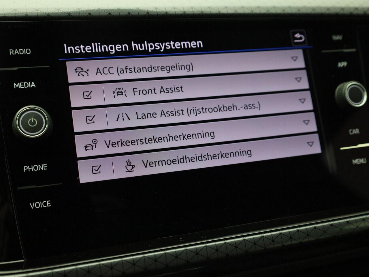 Volkswagen T-Cross 1.0TSI/110PK Style · Camera · Clima · Navigatie · LED · Apple/Android Car Play · Garantie tot mei 2027 of 100000km