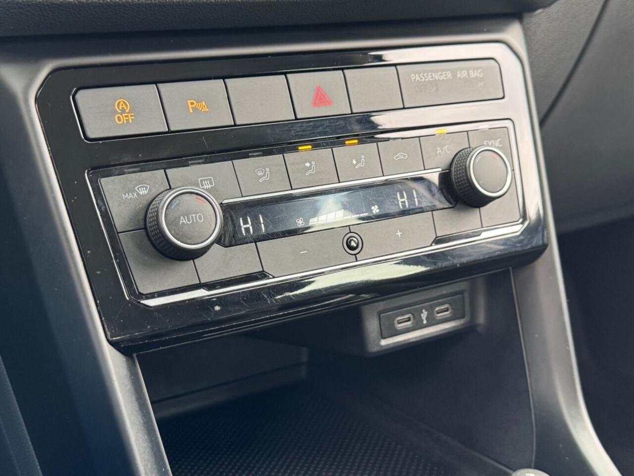 Volkswagen T-Cross 1.0 TSI LED AIRCO LMV NAVI CARPLAY LMV