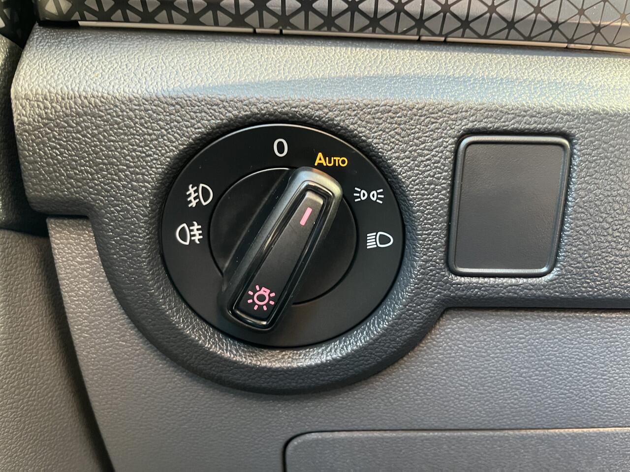 Volkswagen T-Cross 1.0 TSI Style / TREKHAAK/ PARK. SENSOREN/ ADAPT. CRUISE/ LED/ CLIMA/ APP CONNECT/ 17" LMV