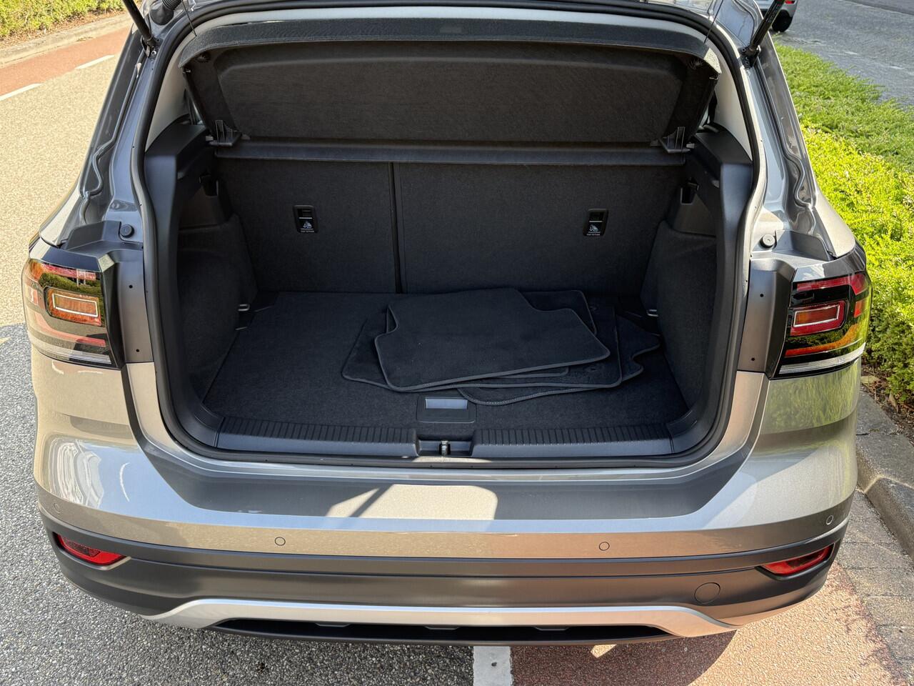 Volkswagen T-Cross 1.0 TSI 110pk Style / 18" LMV / LED Koplampen / Black Design Interieur / Parkeersensoren / Climate Control / Stoelverwarming / Adaptive Cruise Control / Navigatie