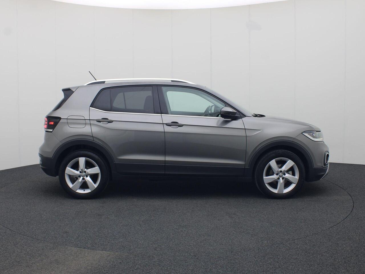 Volkswagen T-Cross 1.0 TSI 115pk Style · Navigatie · Camera + Parkeersensoren · Apple/Android Car Play · LED · Clima · Info Active Display · Elek. inklapbare spiegels ·
