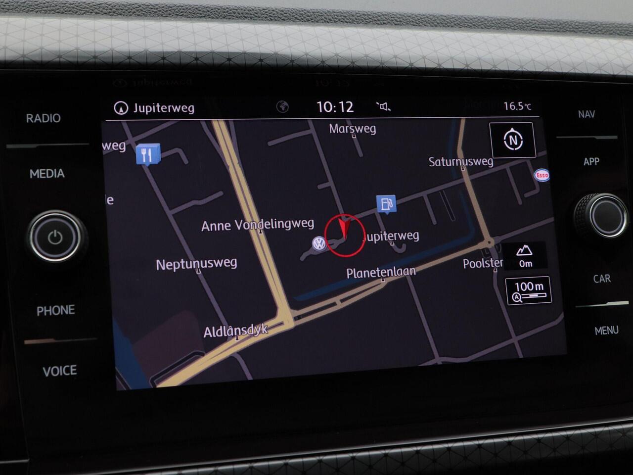 Volkswagen T-Cross 1.0 TSi Style 115 Pk | Adaptive Cruise | Navigatiesysteem | Full Led | Trekhaak | CarPlay | 18 Inch | 27.089 Km!