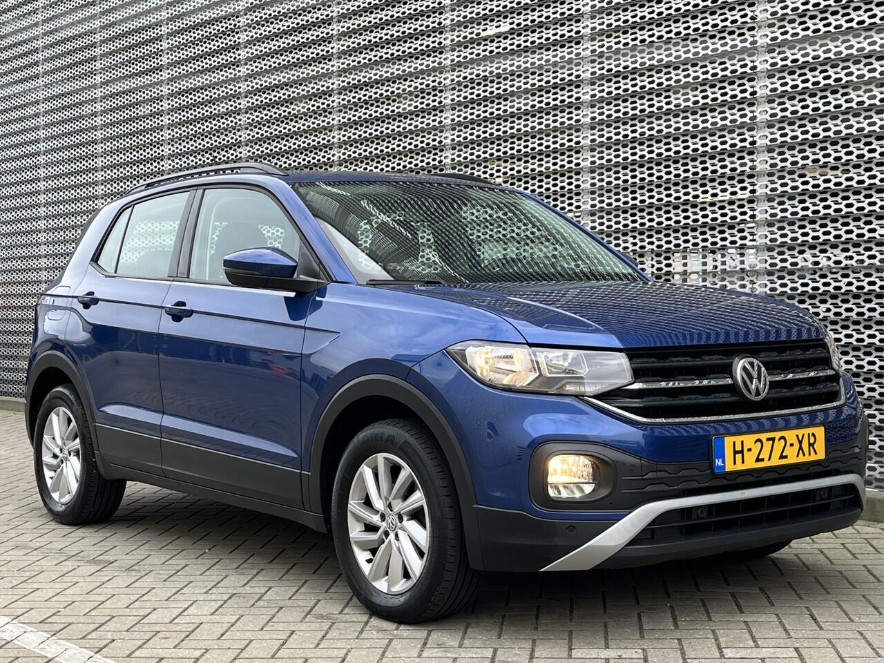 Volkswagen T-Cross 1.0 TSI Life / Digitaal dashboard / Camera / Parkeersensoren V+A / Stoelverwarming / **