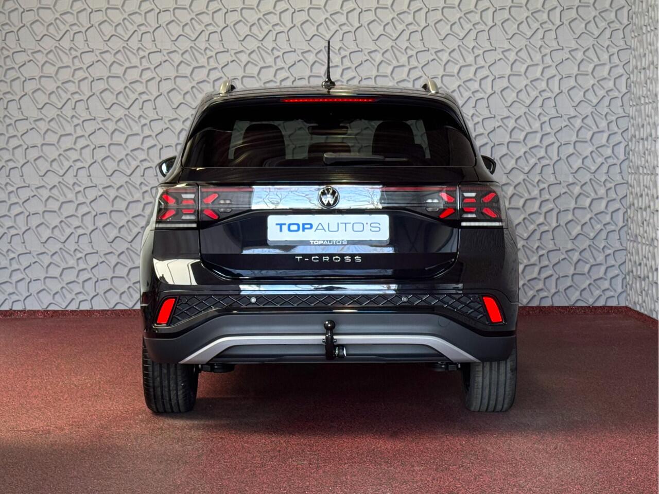 Volkswagen T-Cross ? NIEUWE AUTO ? 1.5 TSI 150PK R-LINE EDITION TREKHAAK LED 18''LMV IQ CAMERA STOELVERW BLINDSPOT ?2025? "Volkswagen rijden begint bij Topautos.nl - 75 topmodellen direct op voorraad!"