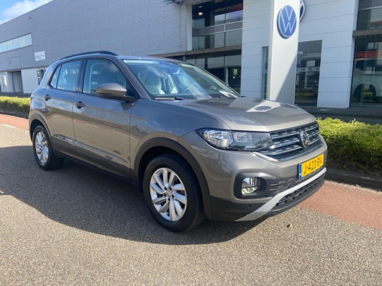 Volkswagen T-Cross 1.0 TSI 95pk Life / Navigatie / Parkeersensoren Voor + Achter / Achteruitrijcamera / Airco / 16''LMV