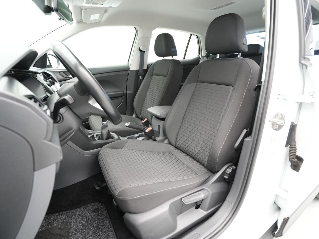 Volkswagen T-Cross 1.0 TSI 95pk Life Navi via app Pdc Acc Clima Sideassist 13