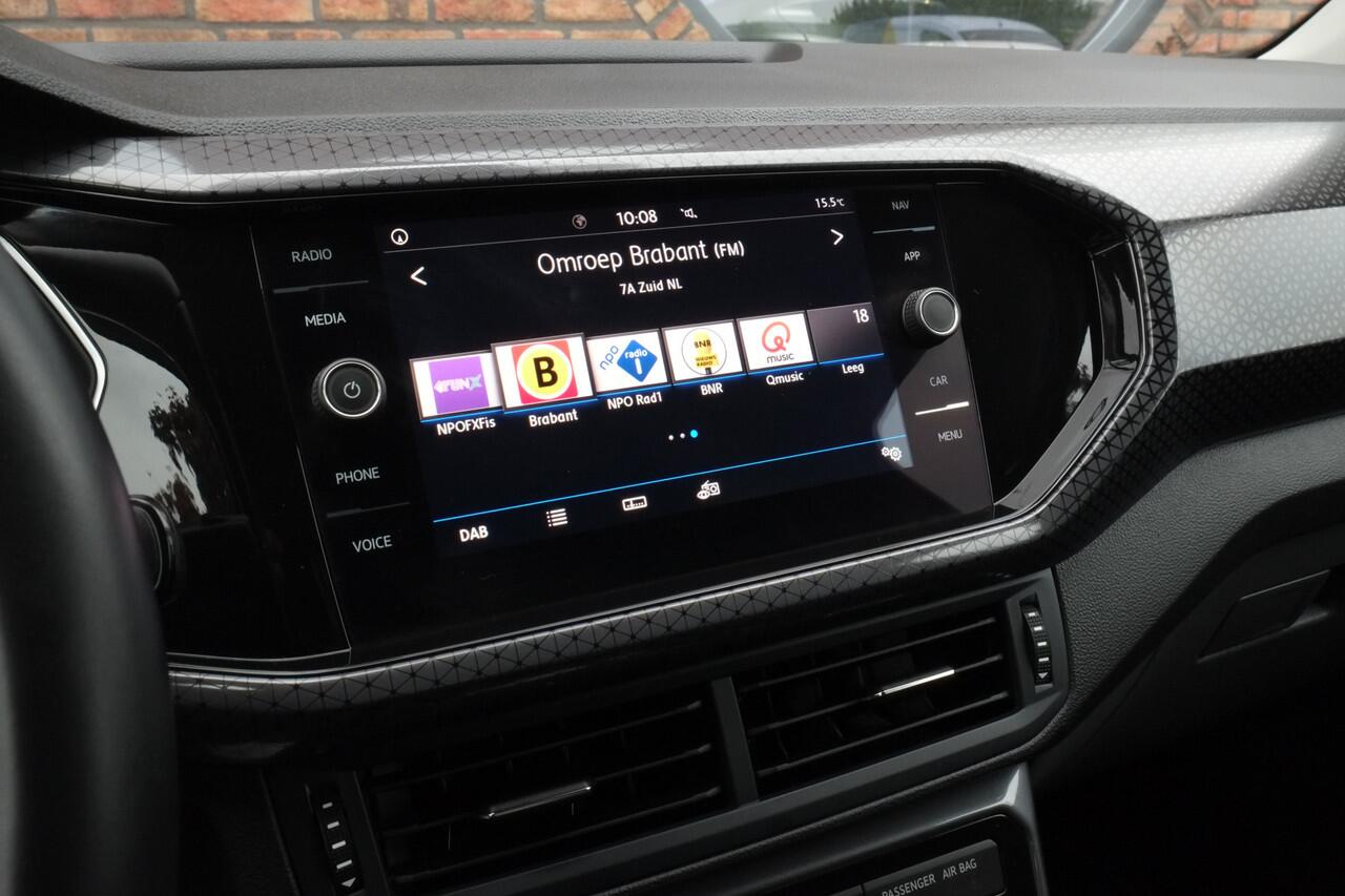 Volkswagen T-Cross 1.0 TSI Style Achteruitrijcamera, Carplay, ACC, Dodehoek detectie