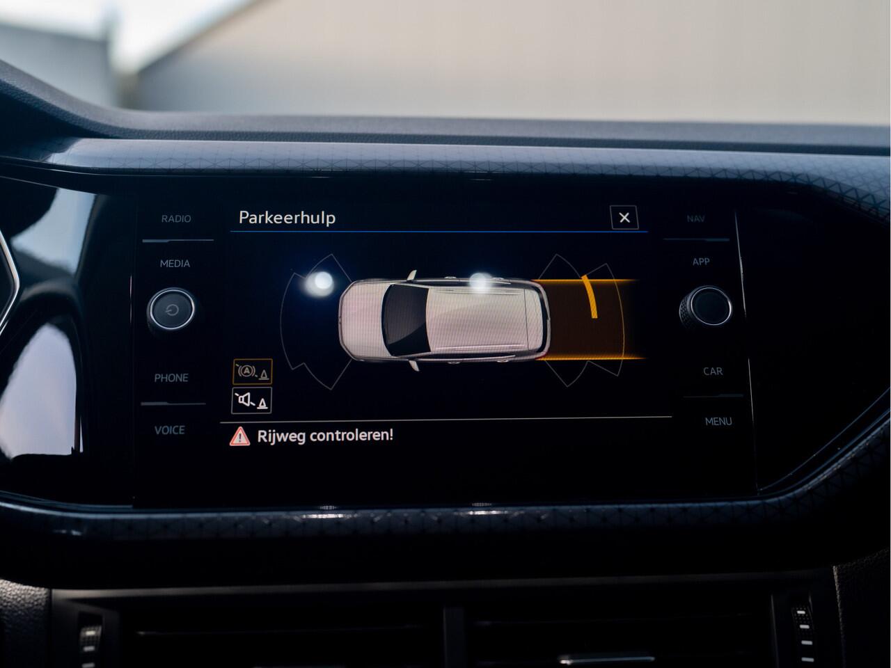 Volkswagen T-Cross 1.0 TSI R-Line | LED | Stoel verw. | Climate control | Adapt. Cr. | Prijs Rijklaar!!