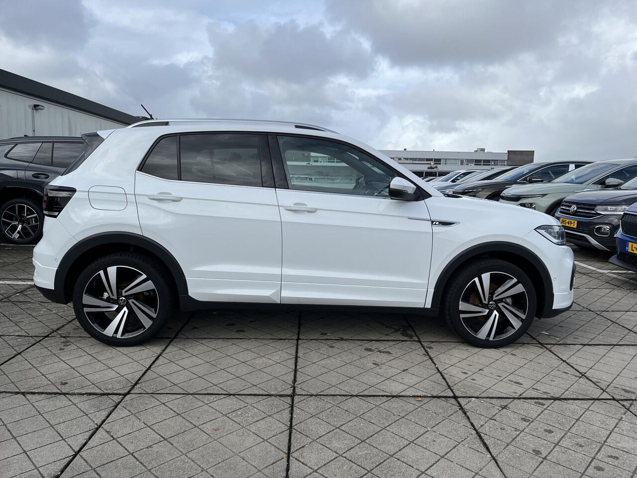 Volkswagen T-Cross 1.0 TSI R-Line Beats DSG Automaat App-Connect / Navigatie / R-Line in + exterieur / Beats / Digital Cockpit Pro / Camera