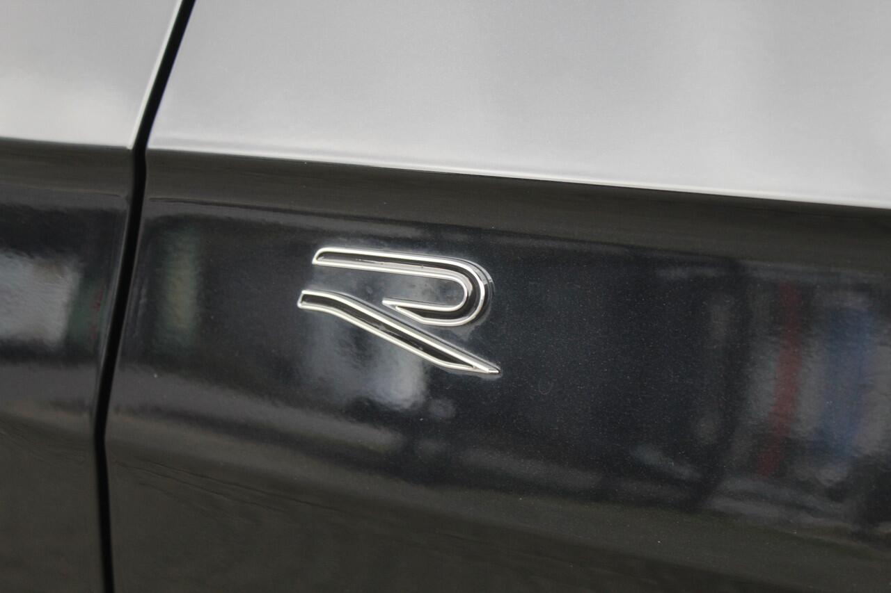 Volkswagen T-Cross 1.5 TSI R-Line Automaat/Navigatie/Virtual cockpit/Adaptive cruise control/Achteruitrijcamera/Parkeersensoren rondom/Apple carplay/Stoelverwarming/Climate control/IQ light/DAB/Draadloze telefoonlader.