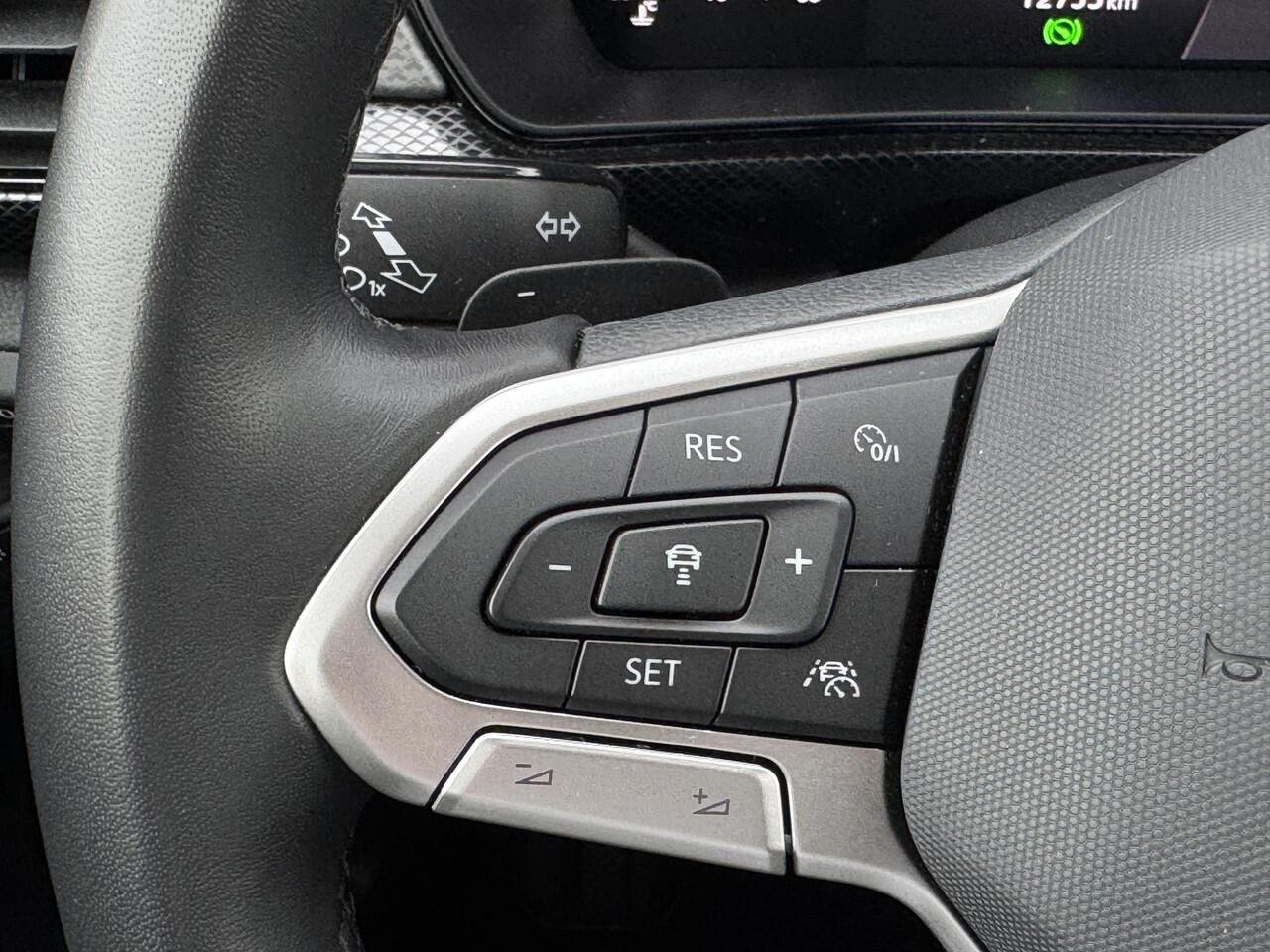 Volkswagen T-Cross 1.0 TSI Life Edition 115pk automaat | IQ Assist | Camera | App-Navi | 17LM