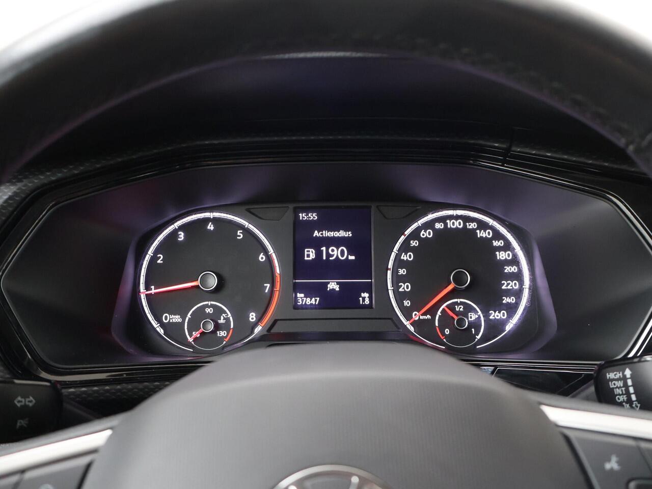 Volkswagen T-Cross 1.0 TSI Life | 95 PK | Parkeersensoren | Adaptive cruise control | Apple Carplay/Android Auto |