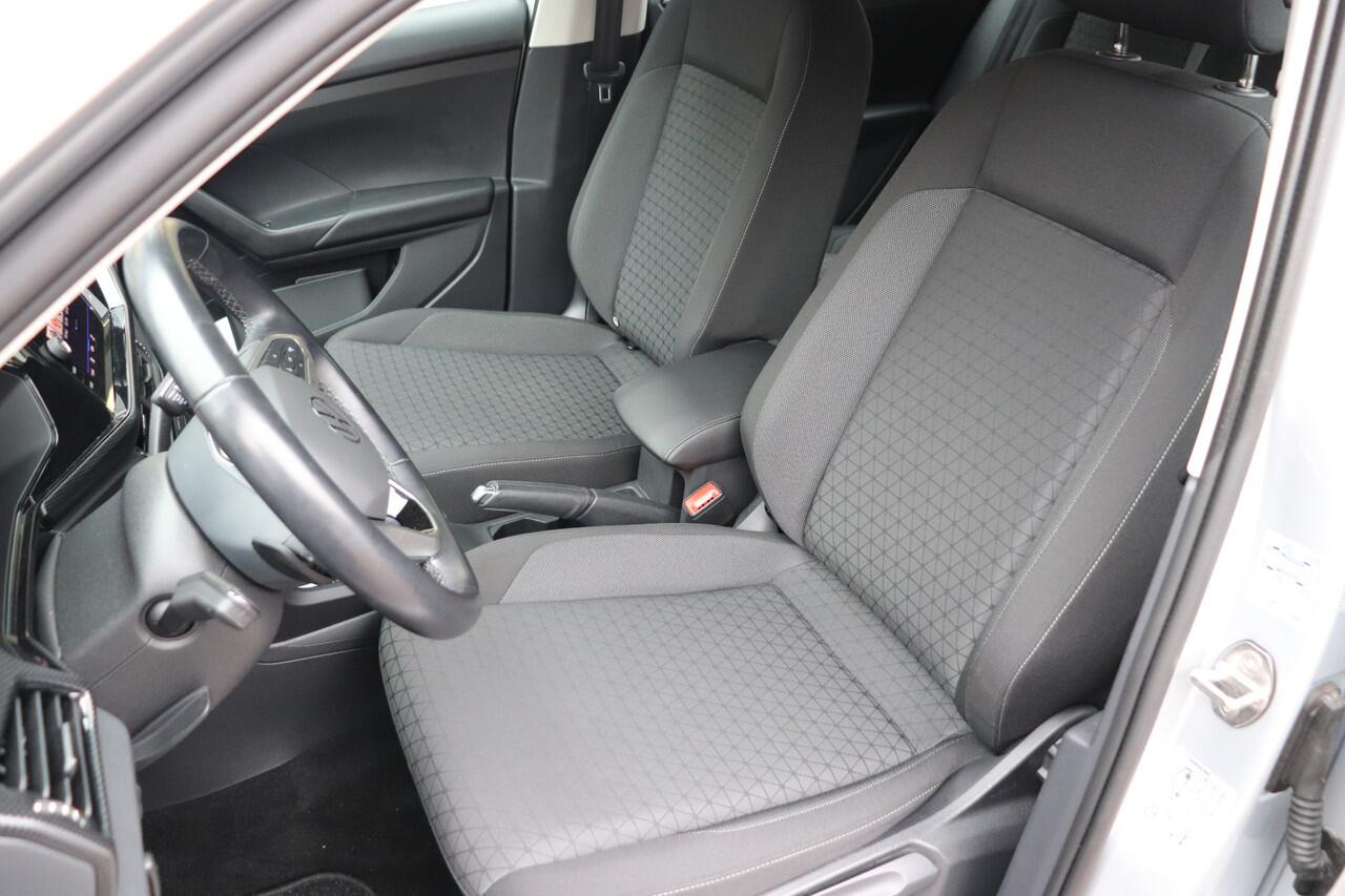 Volkswagen T-Cross 1.0 TSI Life Automaat. Navigatie. Nederlandse auto!