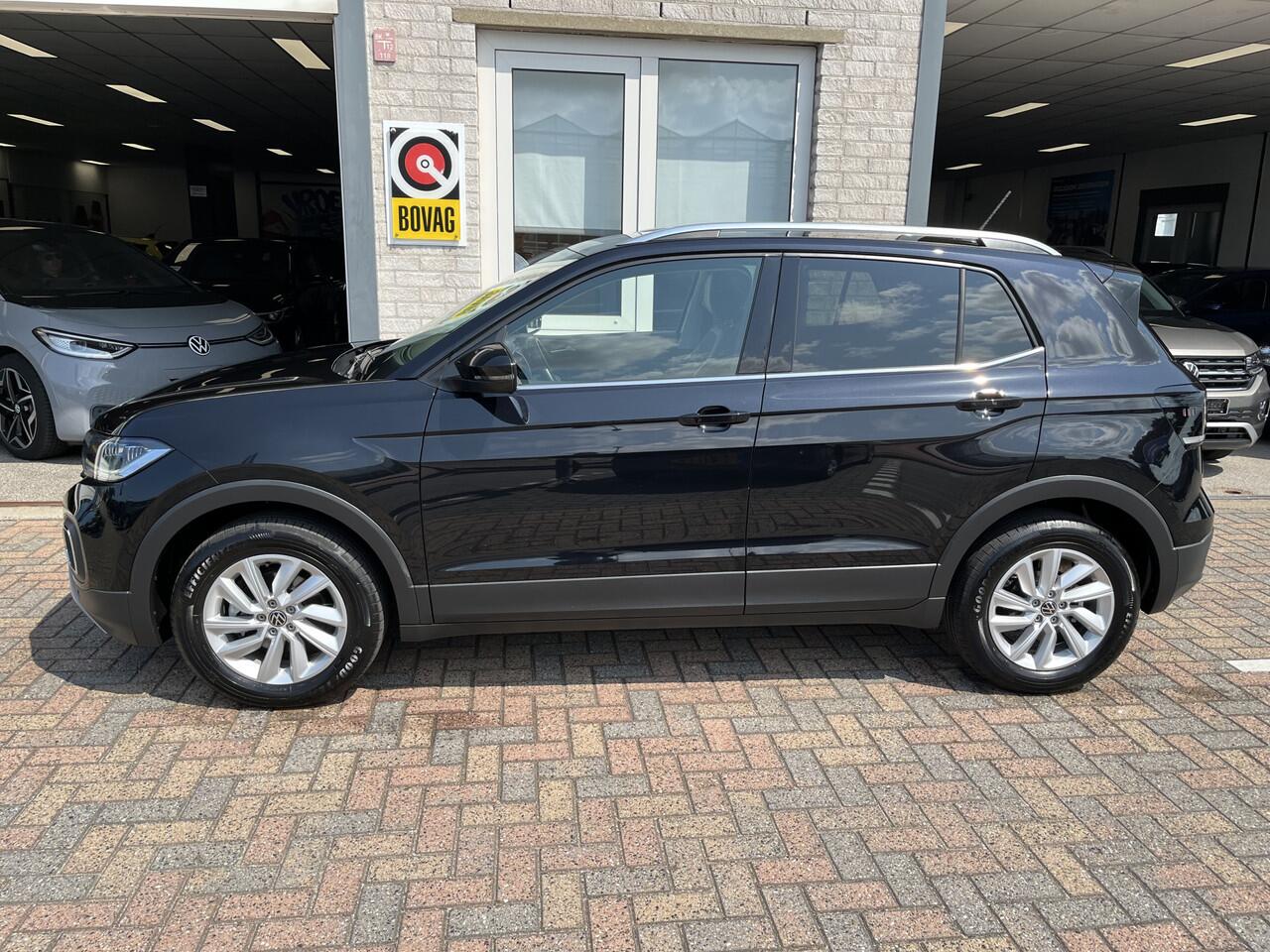 Volkswagen T-Cross 1.5 TSI Style / AUTOMAAT/ 150 PK/ PARK.SENSOR.V+A/ CAMERA/ APP-CONNECT/ STOEL VERWARM./ ACC/ CLIMA/ DAB/ DIGITAL DASH/ LED/ LANE-ASSIST/ START-STOP SYSTEEM/ ARMSTEUN/ ISOFIX/ 16'' LMV