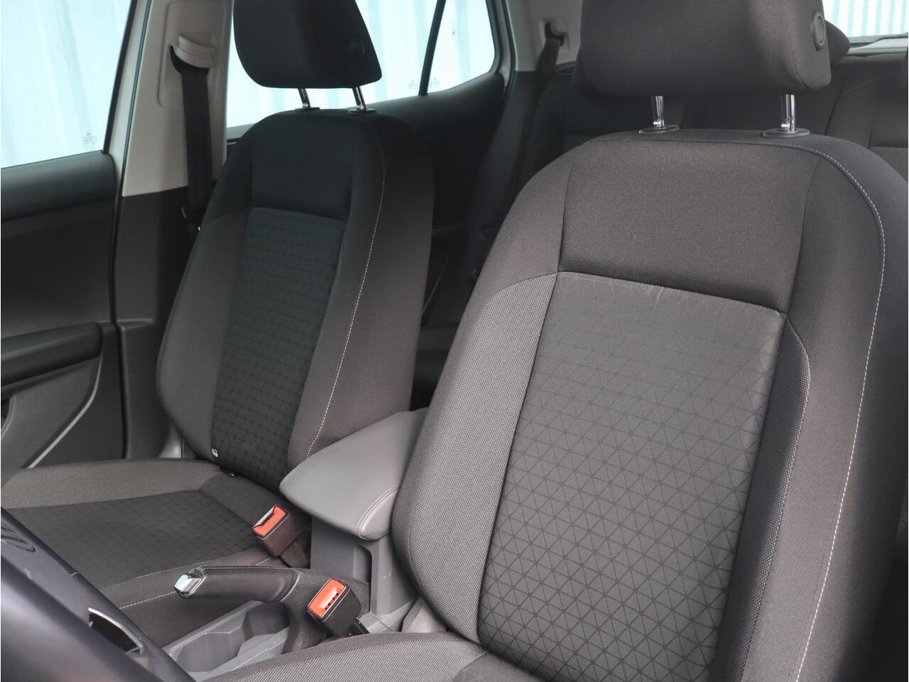 Volkswagen T-Cross Go 1.0 TSI 95pk | APPLE CARPLAY / ANDROID AUTO | AIRCO |