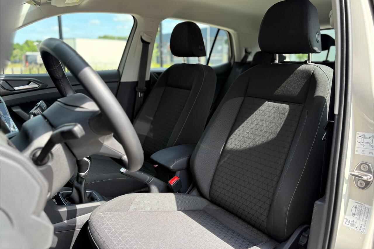 Volkswagen T-Cross 1.0 TSI Life 110pk - Carplay - Stoelverwarming - Camera - Virtual cockpit - Rijklaar