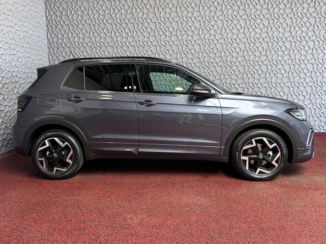 Volkswagen T-Cross 1.5 TSI 150PK ?NIEUWE AUTO? R-LINE EDITION TREKHAAK LED KEYLESS LMV IQ CAMERA STOELVERW ?2025? "Volkswagen rijden begint bij Topautos.nl - 75 topmodellen direct op voorraad!"