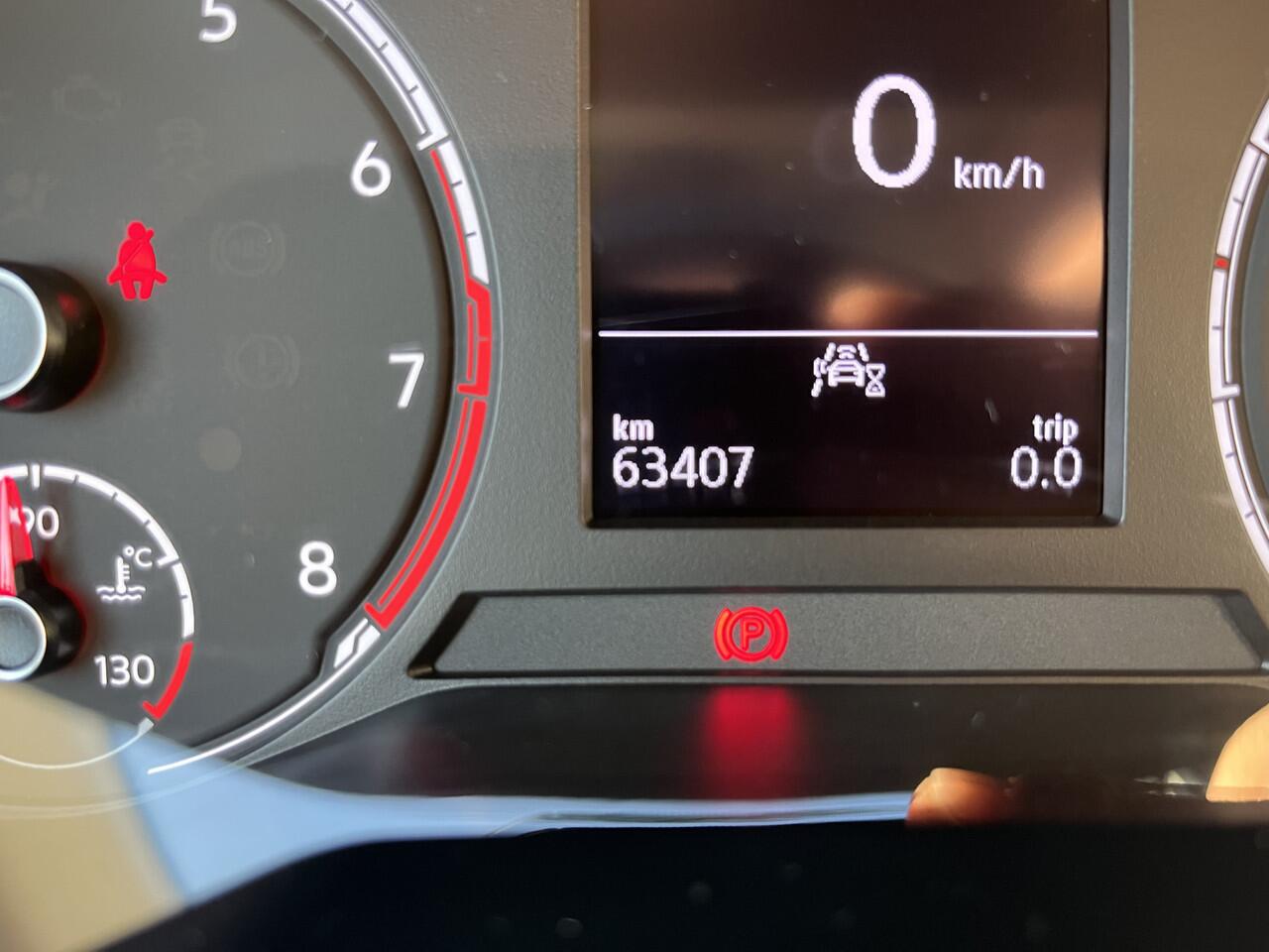 Volkswagen T-Cross 1.0 TSI Style / TREKHAAK/ PARK. SENSOREN/ ADAPT. CRUISE/ LED/ CLIMA/ APP CONNECT/ 17" LMV