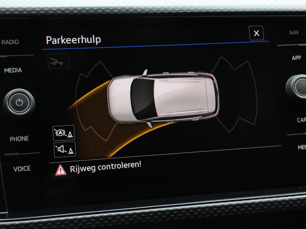 Volkswagen T-Cross 1.0 TSI 110pk DSG Style | Navigatie | Apple Carplay/Android Auto | Climate Control | Camera | Extra Getint Glas | Adaptive Cruise Control