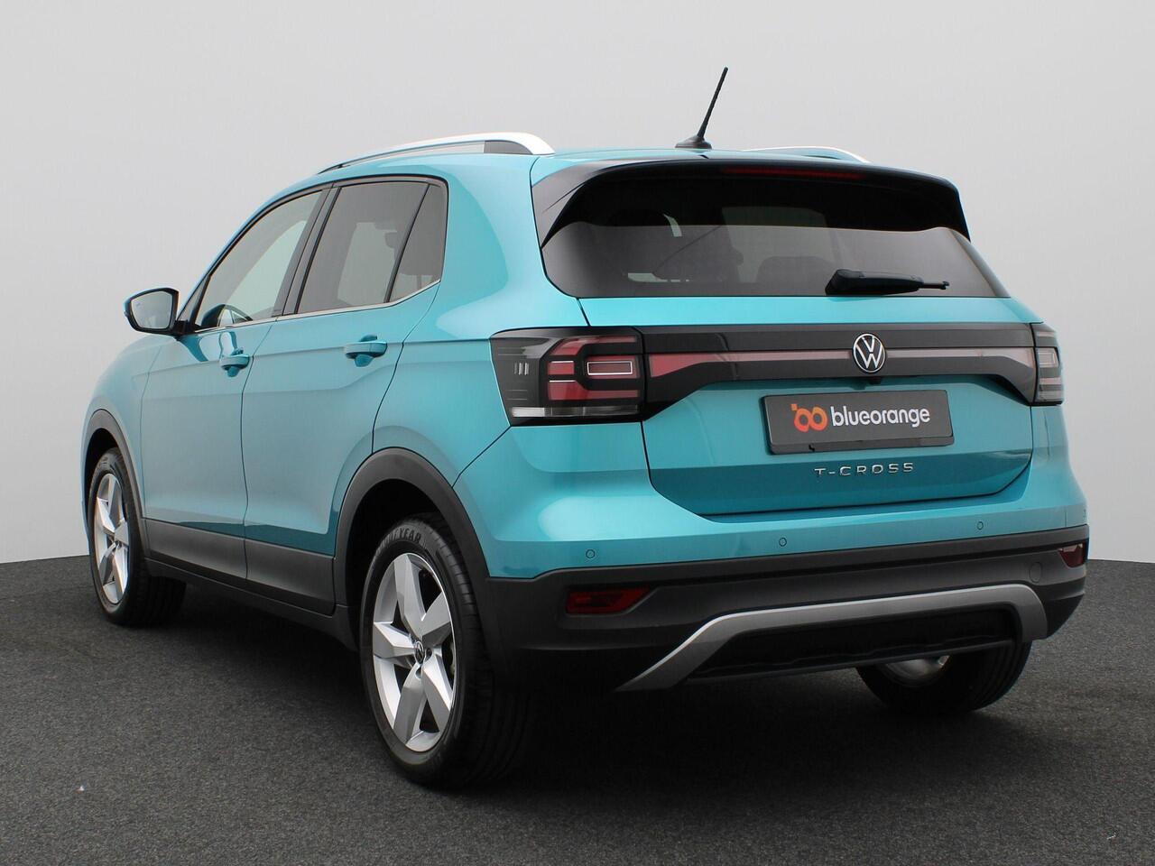 Volkswagen T-Cross 1.5 TSI Style 150PK DSG Adaptieve Cruise Controle, Achteruitrijcamera, LED koplampen, Side Assist, Stoelverwarming, Navi, Elektr. Inkl. Buitenspiegels, 17" LM Velgen