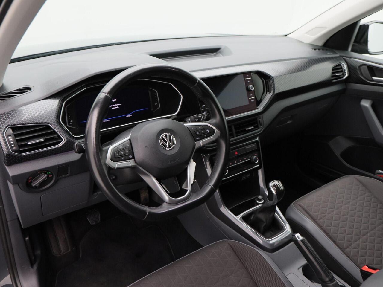 Volkswagen T-Cross 1.0 TSi Style 115 Pk | Adaptive Cruise | Navigatiesysteem | Full Led | Trekhaak | CarPlay | 18 Inch | 27.089 Km!