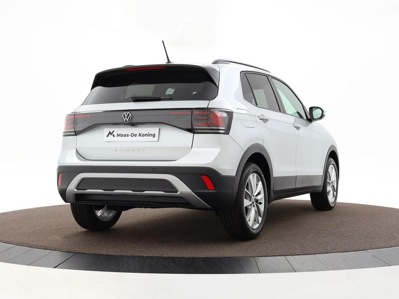 Volkswagen T-Cross Life Edition 1.0 TSI 95 pk 5 versn. Hand · Achteruitrijcamera · Draadloze telefoonlader · Velgen 'ventura', 17 inch lichtmetaal · MEGA Sale- Prijs is incl. inruilbonus -