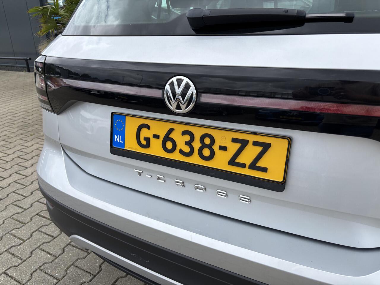 Volkswagen T-Cross 1.0 TSI Life Stoelverwarming, App-Connect & Camera