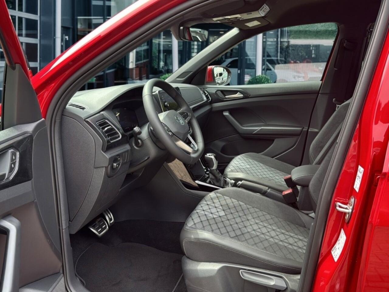 Volkswagen T-Cross 1.5 TSI DSG R-LINE TREKHAAK/CAMERA/CARPLAY/ACC/STOELVERW