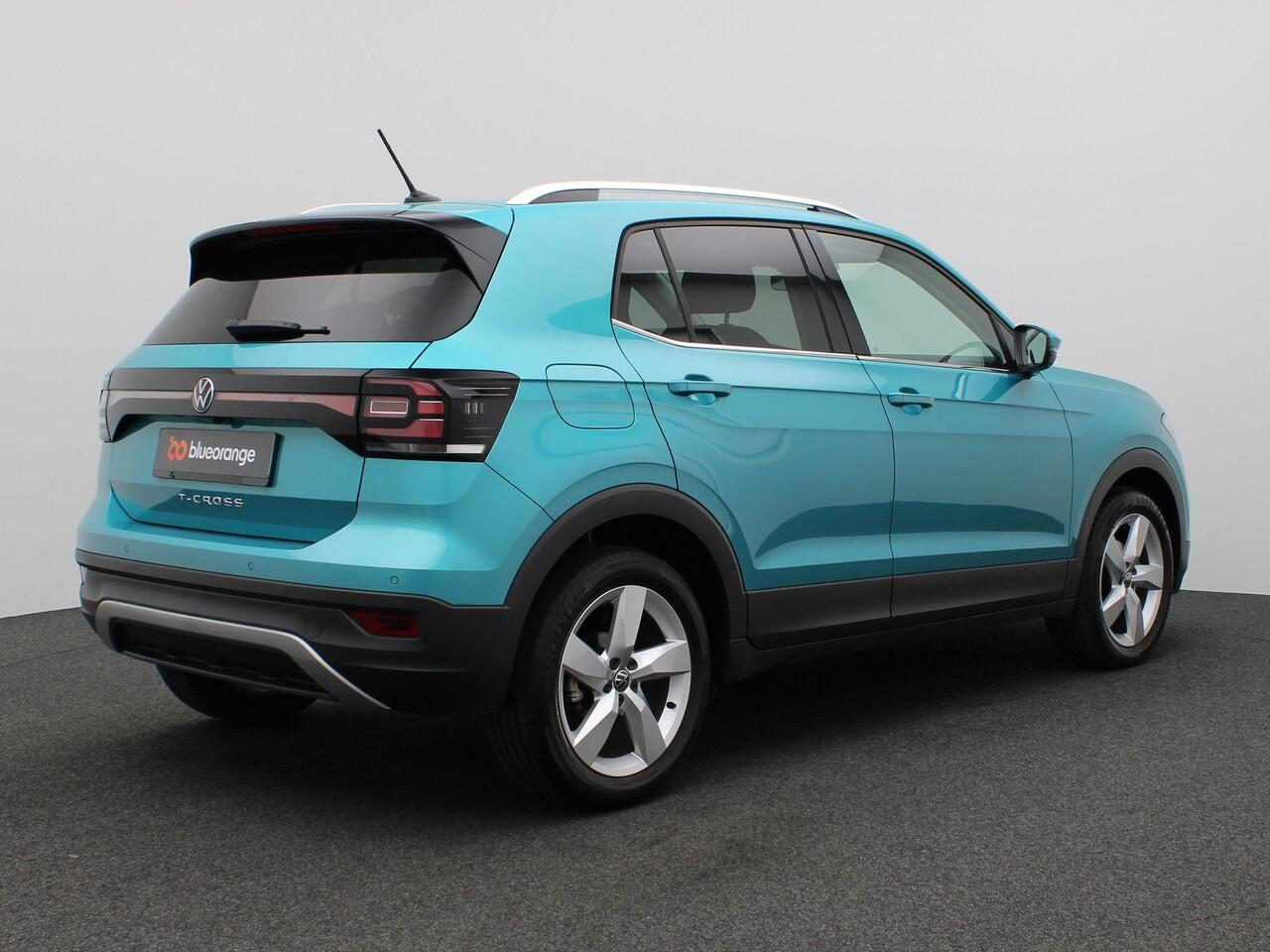 Volkswagen T-Cross 1.5 TSI Style 150PK DSG Adaptieve Cruise Controle, Achteruitrijcamera, LED koplampen, Side Assist, Stoelverwarming, Navi, Elektr. Inkl. Buitenspiegels, 17" LM Velgen