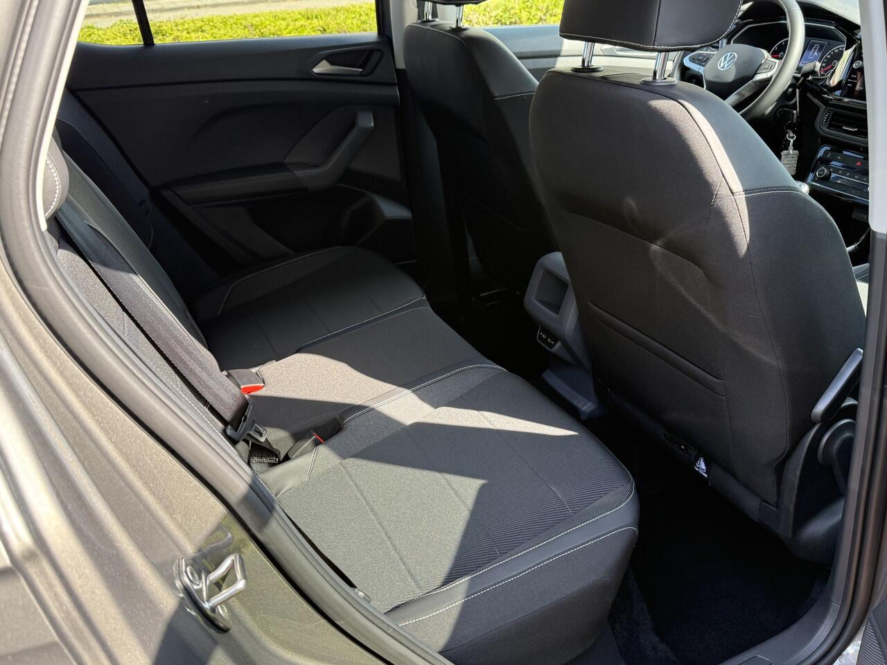 Volkswagen T-Cross 1.0 TSI 110pk Style / 18" LMV / LED Koplampen / Black Design Interieur / Parkeersensoren / Climate Control / Stoelverwarming / Adaptive Cruise Control / Navigatie