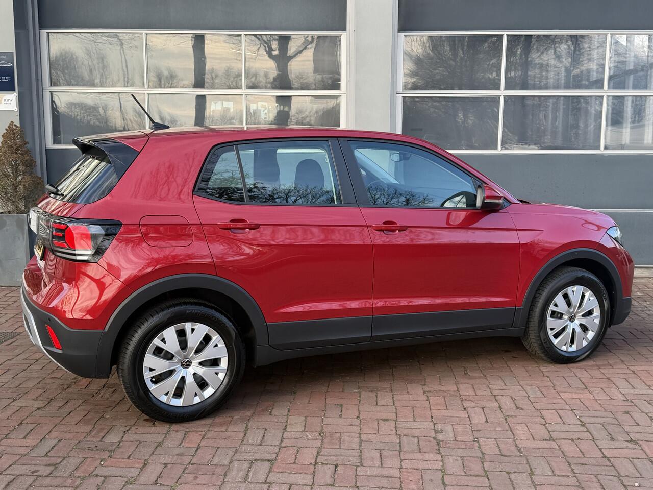Volkswagen T-Cross 1.0 TSI 95pk 2024 Rood 410 KM NIEUW !!