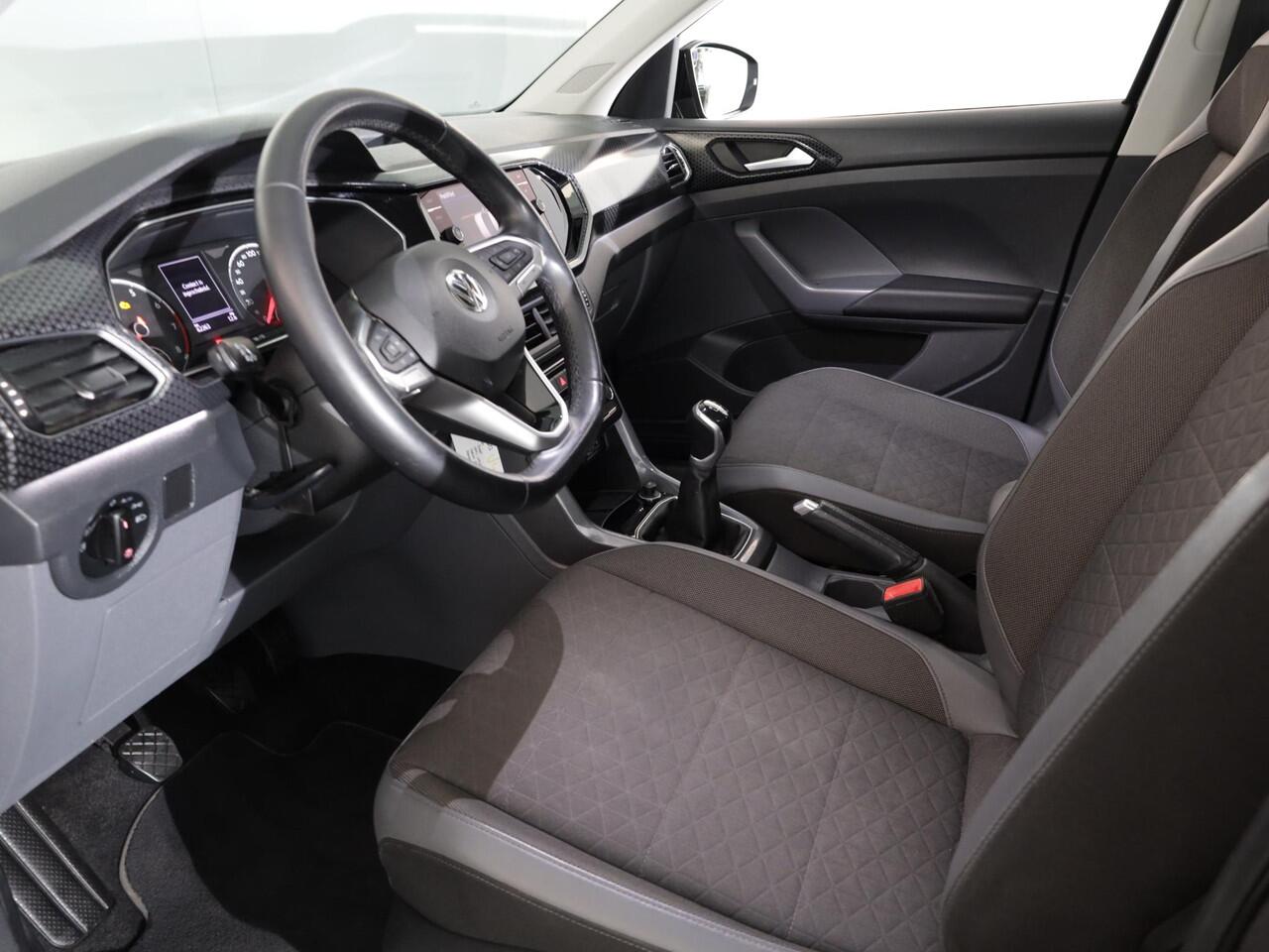 Volkswagen T-Cross 1.0 TSI Style 115 pk | Navigatie | Parkeersensoren | Adaptieve cruise control | LED koplampen |