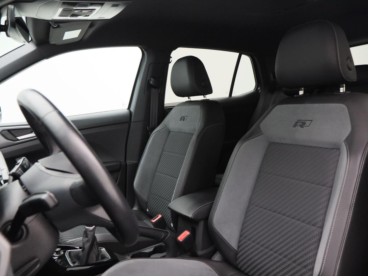 Volkswagen T-Cross 1.0 TSi 110 Pk R-Line | LED | Camera | Carplay | Sensoren | Adaptive Cruise | Navigatiesysteem | Climate Control | 18 Inch | 49.072 Km!!