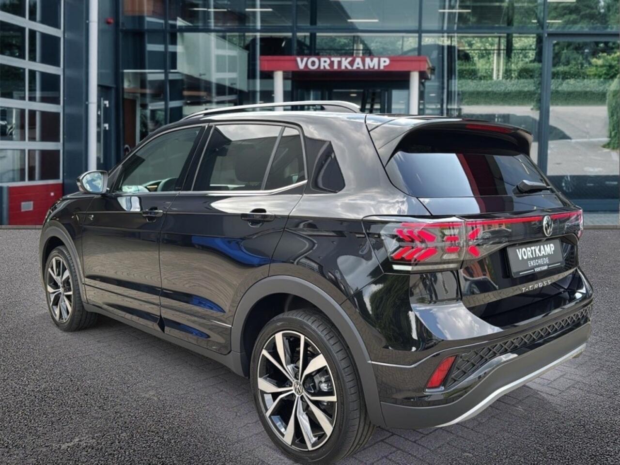 Volkswagen T-Cross 1.0 TSI DSG R-LINE TREKHAAK/CAMERA/ACC/CARPLAY/STOELVERW