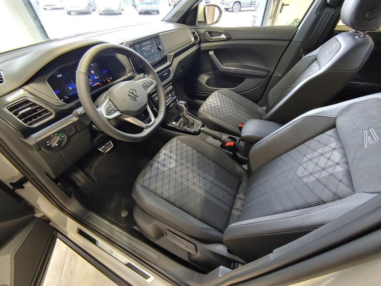 Volkswagen T-Cross 1.5 TSI DSG R-LINE TREKHAAK/CAMERA/CARPLAY/ACC/STOELVERW