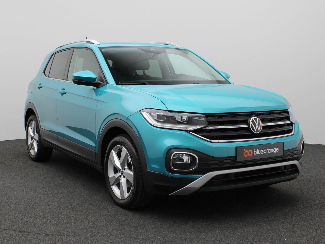 Volkswagen T-Cross 1.5 TSI Style 150PK DSG Adaptieve Cruise Controle, Achteruitrijcamera, LED koplampen, Side Assist, Stoelverwarming, Navi, Elektr. Inkl. Buitenspiegels, 17" LM Velgen