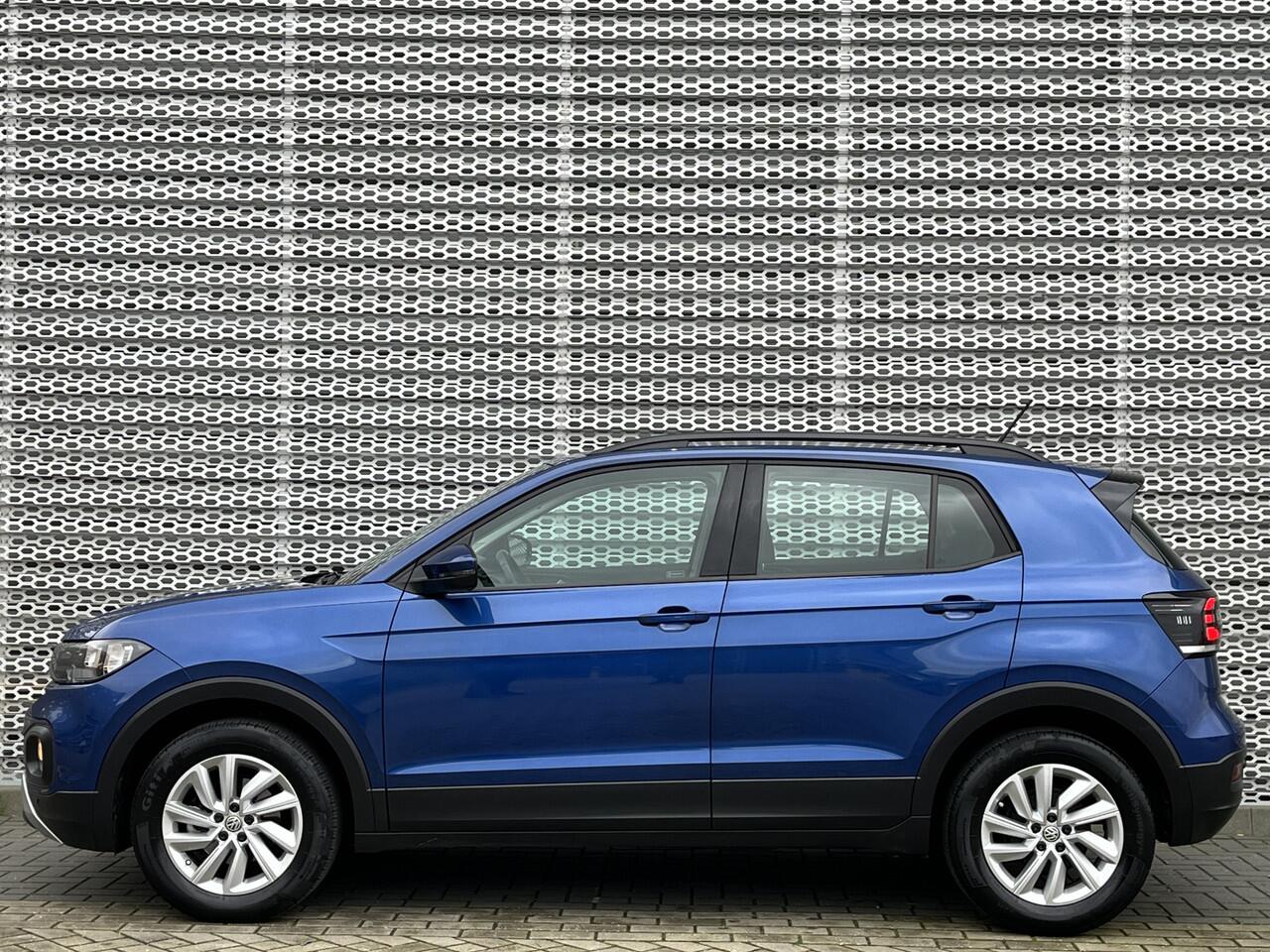 Volkswagen T-Cross 1.0 TSI Life Business / Navigatie / App connect / Parkeersensoren V+A / Trekhaak /