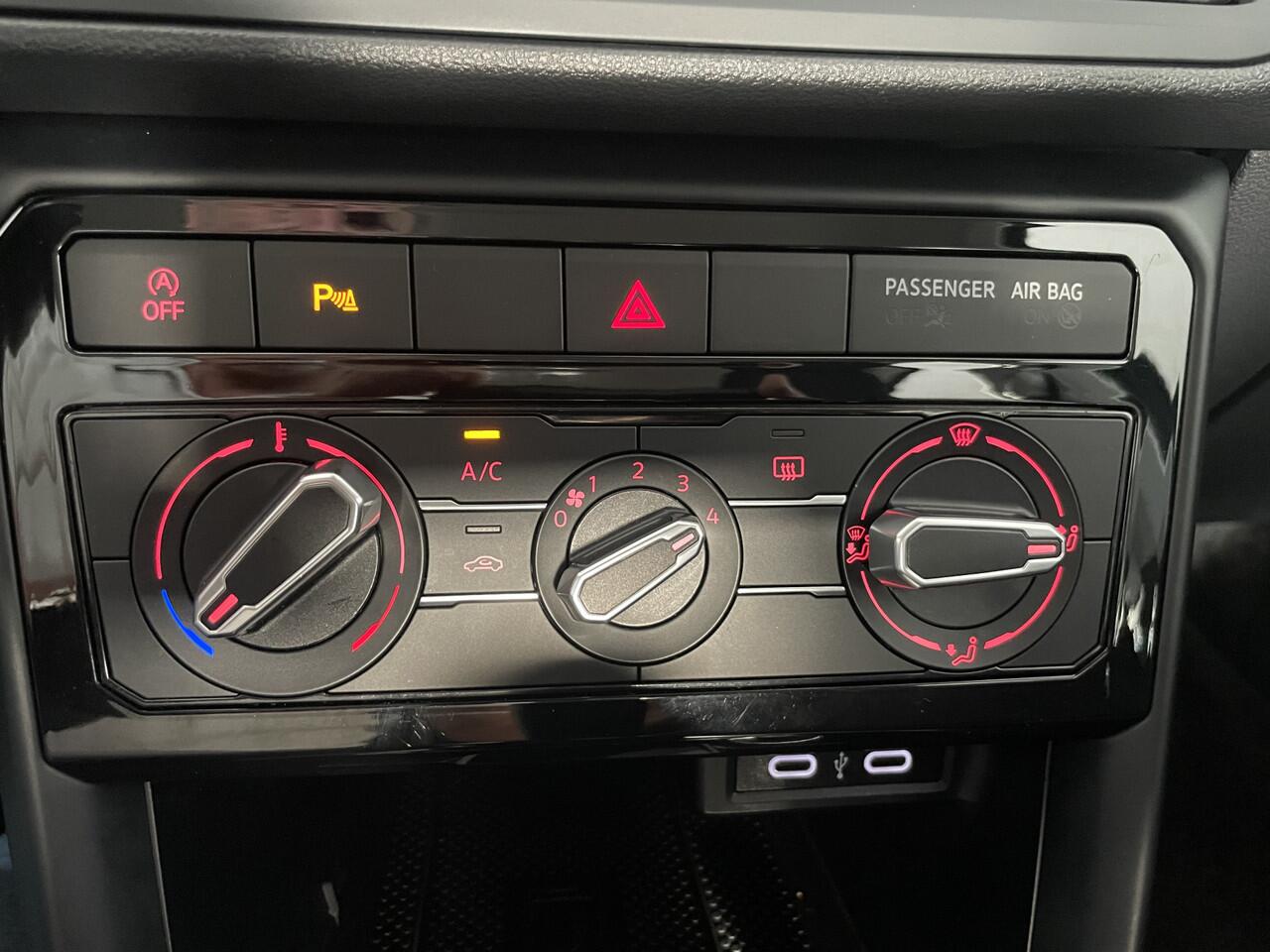 Volkswagen T-Cross 1.0 TSI Life Achteruitrijcamera - Cruise control - Airco - Trekhaak - Dakrails - Stuur leder - Stuur multifunctioneel