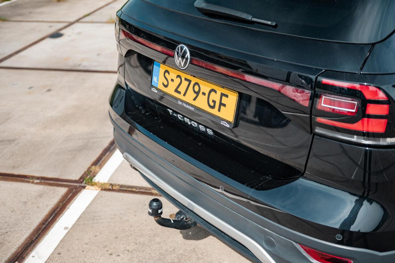 Volkswagen T-Cross 1.5 TSI DSG Style | TREKHAAK | CAMERA | CLIMA | APPLE CAR PLAY | ALL SEASON BANDEN