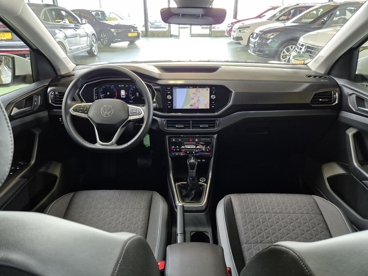 Volkswagen T-Cross 1.5 TSI Style -150pk- Automaat R-Line | Dodehoek sensoren | Camera | Digitale Cockpit Pro | Rijklaarprijs incl. 1 jaar Bovag garantie