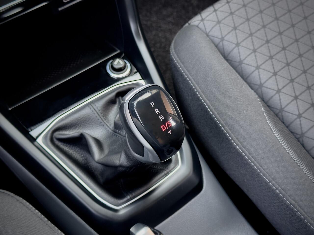 Volkswagen T-Cross 1.5 TSI ACTIE! BETAAL NU 50% 12450 DE REST IN 2JR RENTEVRIJ FINANCIEREN