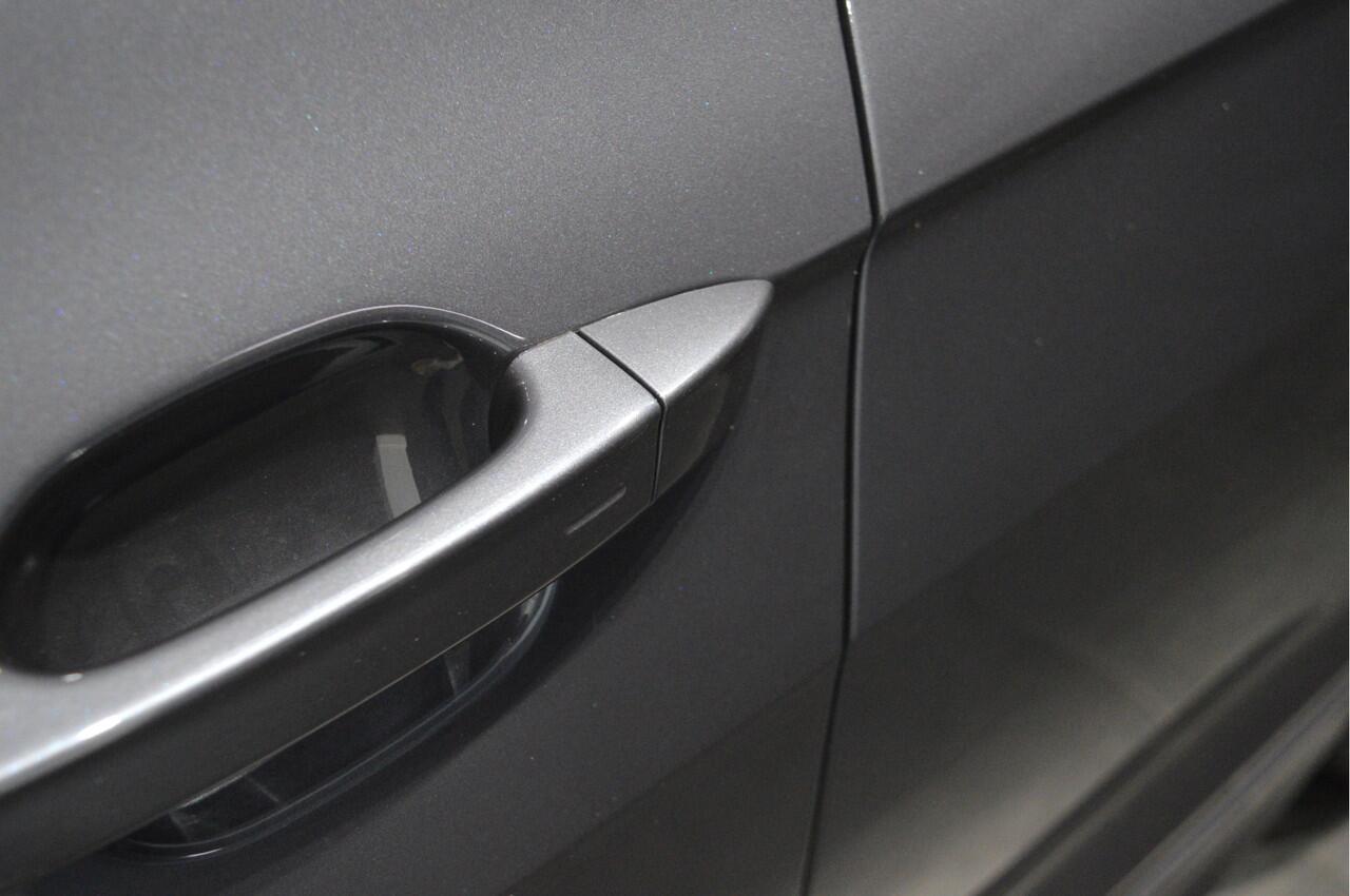 Volkswagen T-Cross 1.0 TSI 3X R-LINE cruise app connect camera trekhaak !!