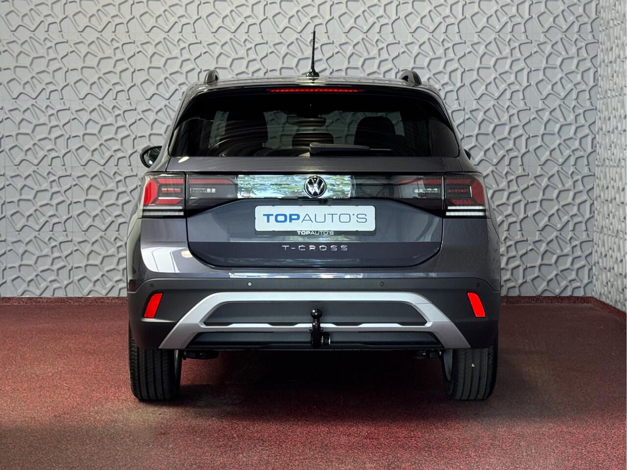 Volkswagen T-Cross T-CROSS 116PK 17''LMV TREKHAAK CAMERA VIR.COCKPIT STOELVERW. ADAP.CRUISE LMV CARPLAY 2025 "Volkswagen rijden begint bij Topautos.nl - 75 topmodellen direct op voorraad!"