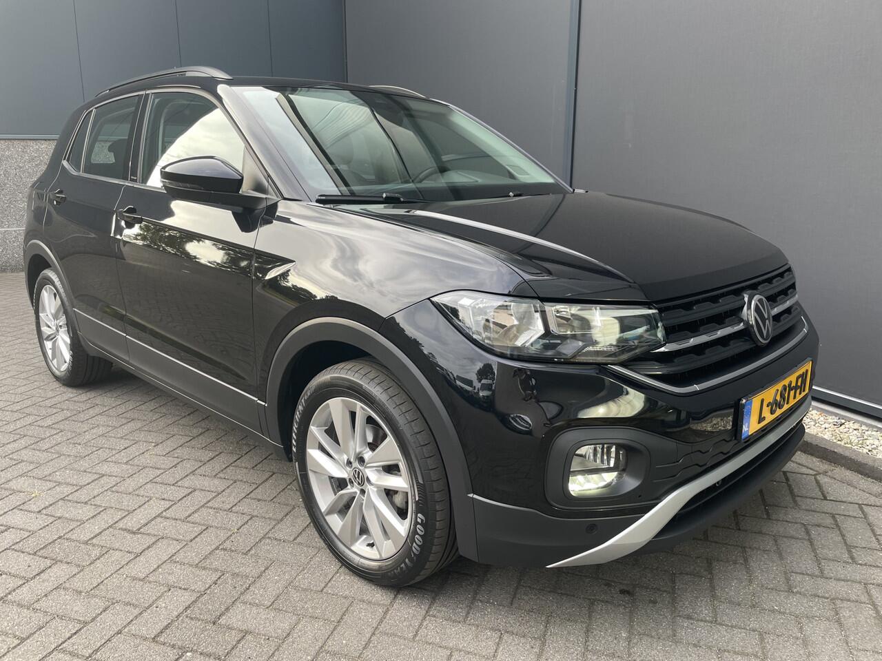 Volkswagen T-Cross 1.0 TSI Life Achteruitrijcamera - Cruise control - Airco - Trekhaak - Dakrails - Stuur leder - Stuur multifunctioneel