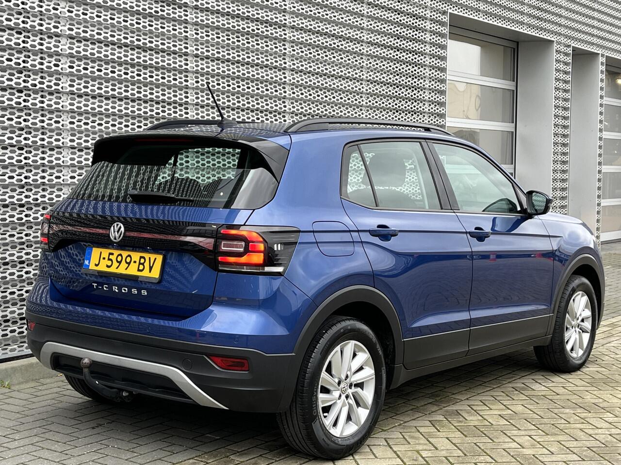 Volkswagen T-Cross 1.0 TSI Life Business / Navigatie / App connect / Parkeersensoren V+A / Trekhaak /