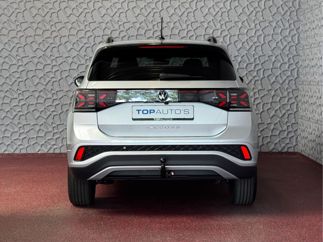 Volkswagen T-Cross ? NIEUWE AUTO ? TSI 115PK R-LINE EDITION KEYLESS TREKHAAK LED IQ CAMERA STOELVERW ?2025? "Volkswagen rijden begint bij Topautos.nl - 75 topmodellen direct op voorraad!"