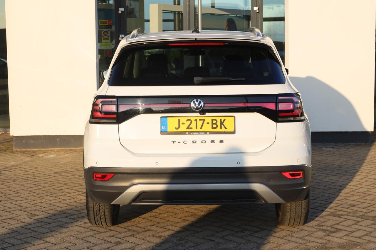 Volkswagen T-Cross 1.0 TSI Style 115PK / 85kW, Voorstoelen verwarmbaar, navigatie, Apple Carplay & Android Auto, dodehoek detectie (side assist), digital cockpit pro, adaptieve cruise control (acc), achteruitrijcamera (rear view), elektrisch verstel-, verwarm- en inklapbare