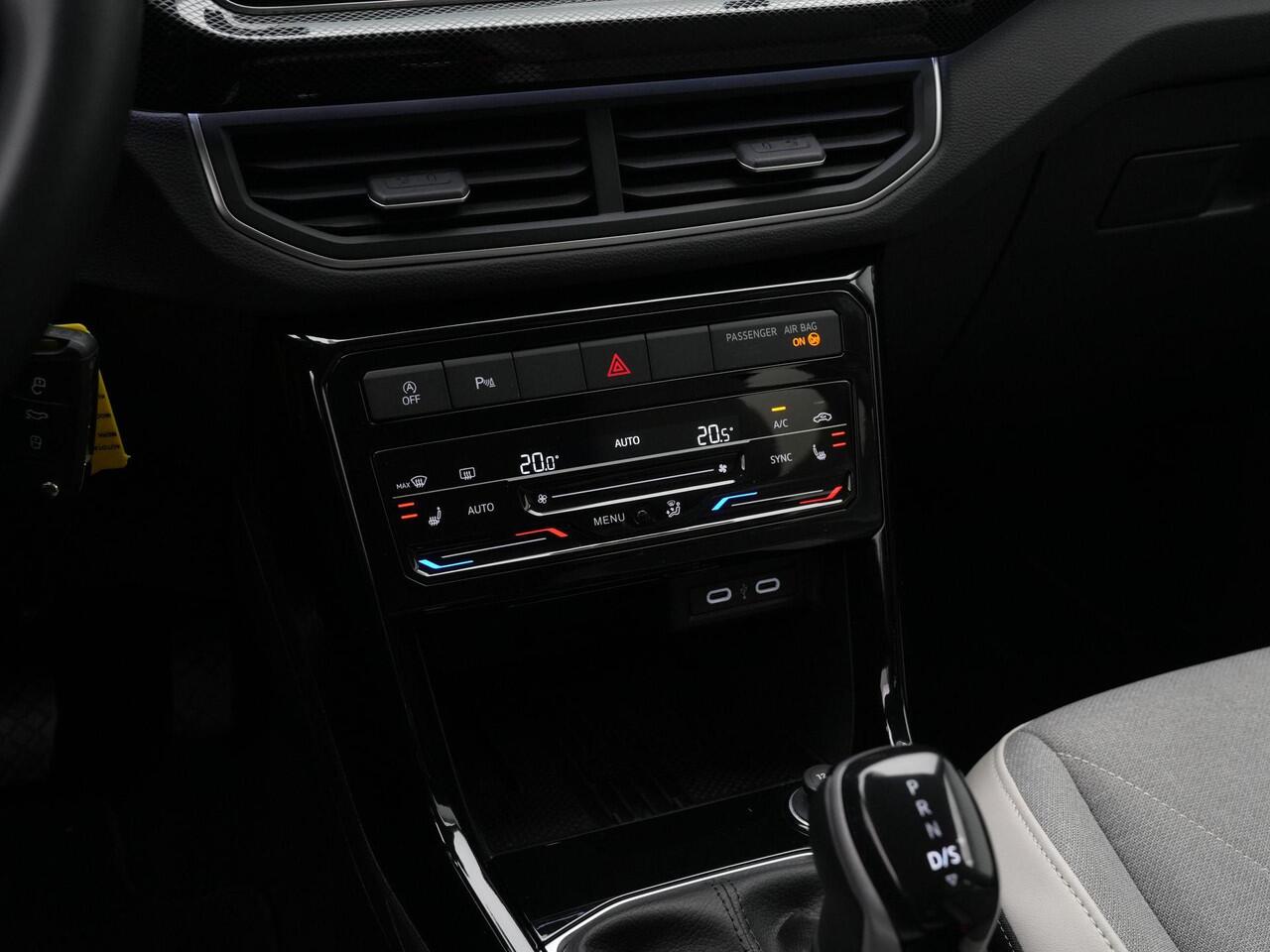 Volkswagen T-Cross 1.0 TSI 115 pk DSG Style | IQ Light | Achteruitrijcamera | Stoelverwarming | Adaptive Cruise | Navigatie