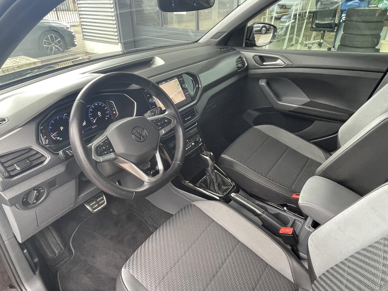 Volkswagen T-Cross 1.5 TSI 150pk DSG R-Line / Virtual cockpit / 18 Inch / stoelverwarming / Led verlichting / Camera / Adaptive Cruise